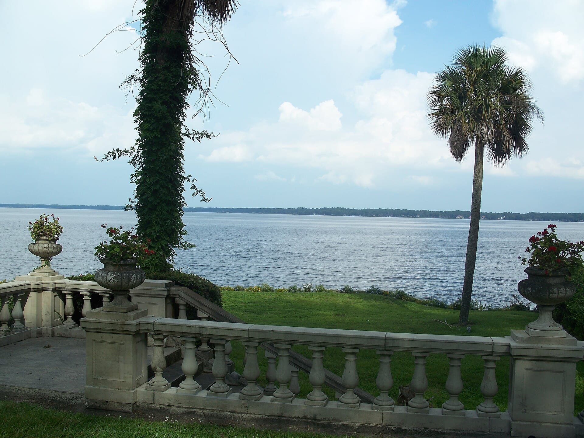 Orange Park, Florida — local community near the installation